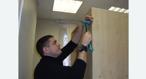 Разборка и сборка мебели в офисе. Канск